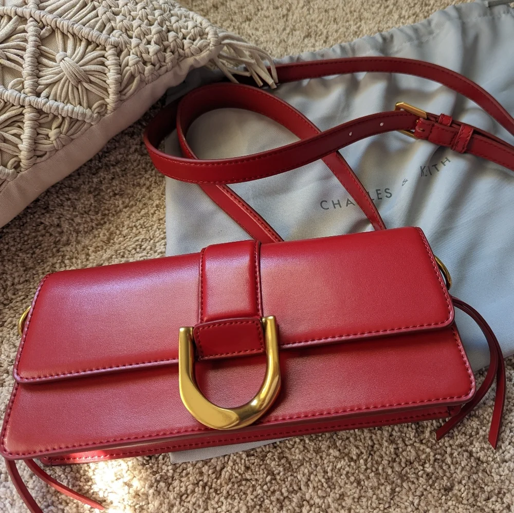 Charles & Keith Gold Buckle bag - Picture 6 of 8